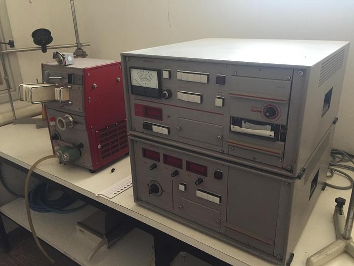 Used LABORATORY EQUIPMENT : FULL LABORATORY