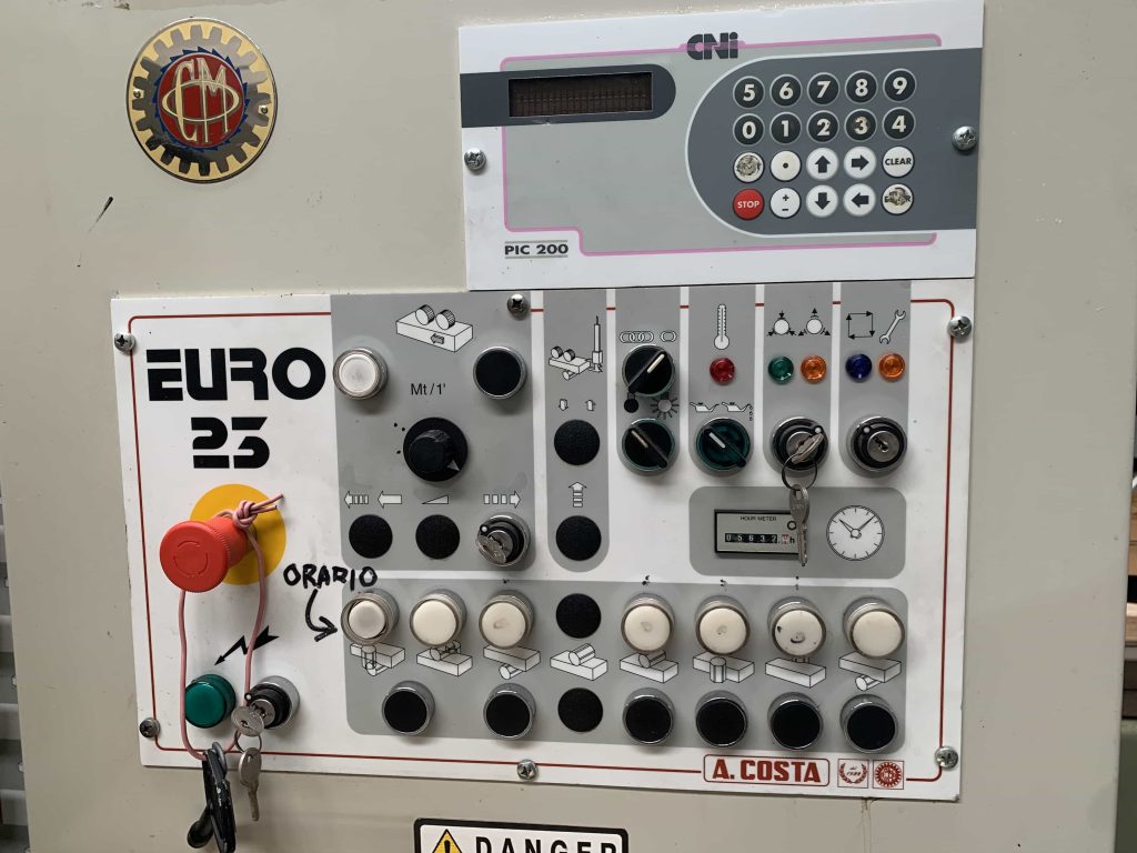 Usato 1998 Scorniciatrice marca Costa