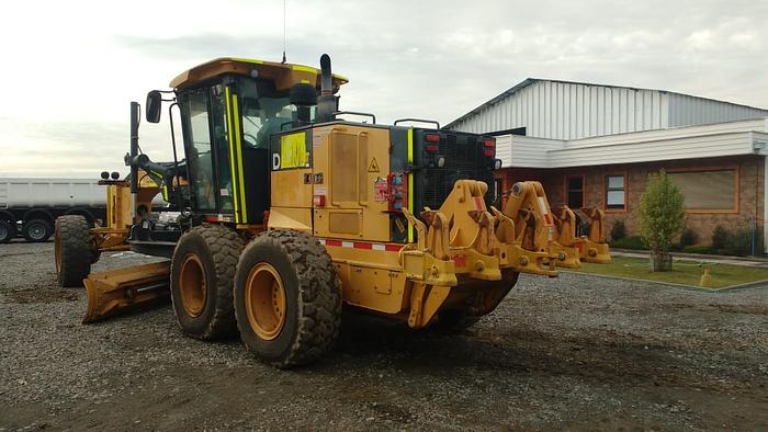 Usado 2011 JOHN DEERE 772G/GP