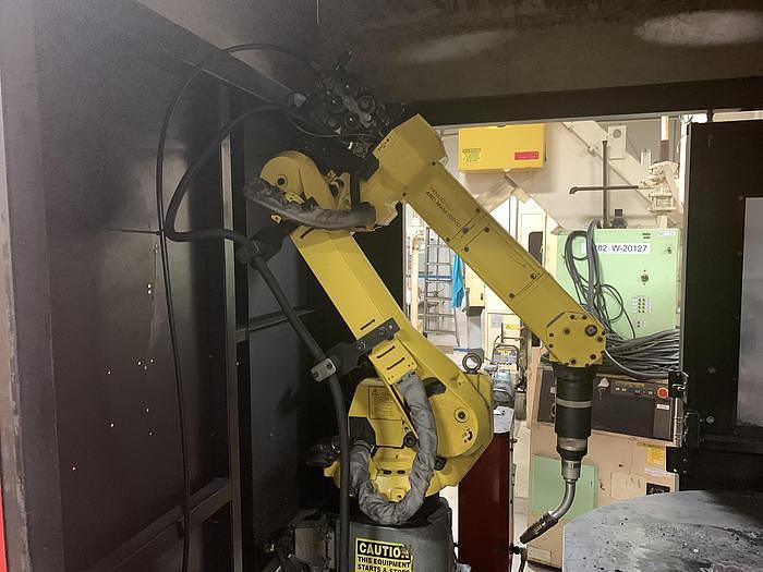 Used 2012 LINCOLN ELECTRIC  SYSTEM 20 MIG WELDING CELL WITH FANUC ARCMATE 100IC ROBOT AND R30iB CONTROLLER