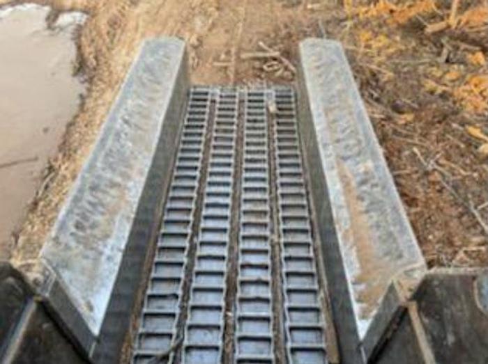 Used 2014 Peterson 4810B On Tracks