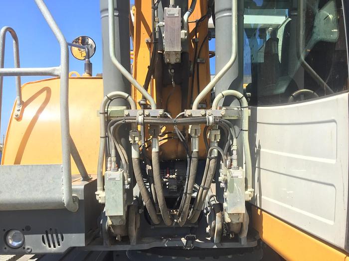 Used 2015 LIEBHERR A 914