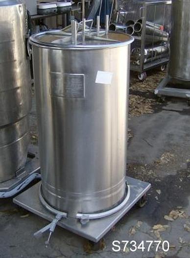 Used Tank, 35 Gallon, 316 Stainless Steel, 17" x 34", 15 PSI, Port #S734770