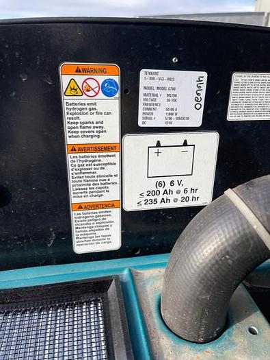 Used TENNANT 5700-800C WALK-BEHIND FLOOR SCRUBBER (BATTERY)