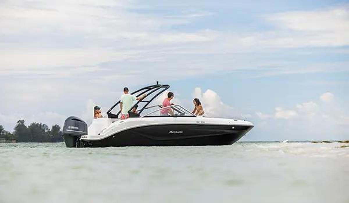 SunDeck 235 Outboard