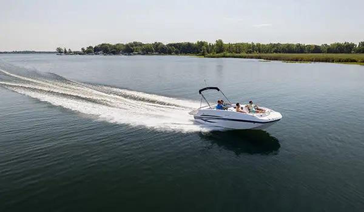 SunDeck Sport 188 IO Sterndrive