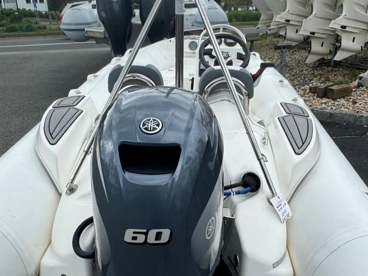 Used 2023 Zodiac YL440DL Yachtline Deluxe with Yamaha F60