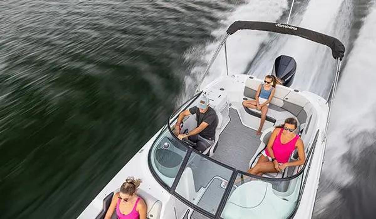 SunDeck 2400 Outboard