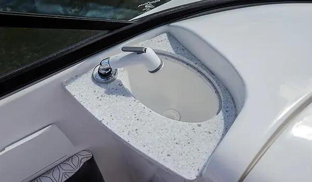 SunDeck 2486 Outboard