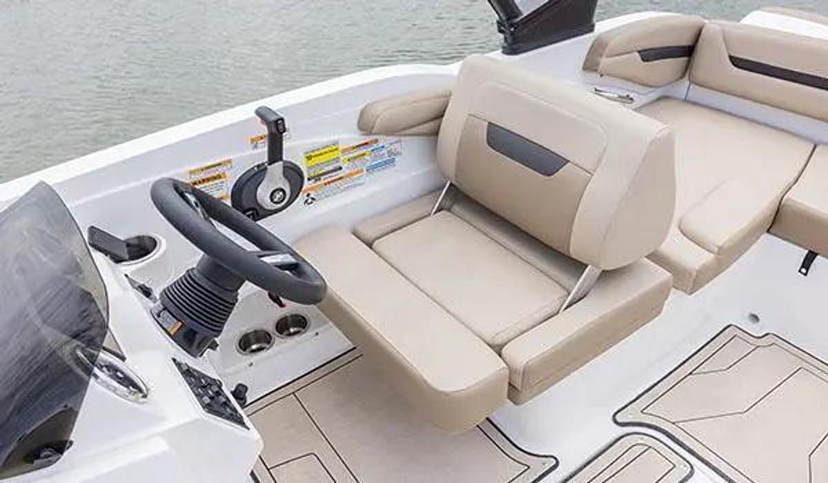 SunDeck Sport 205 IO Sterndrive