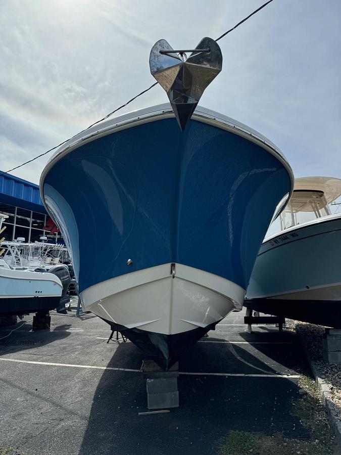 Used 2023 Edgewater 285 CC with Dual Yamaha F300