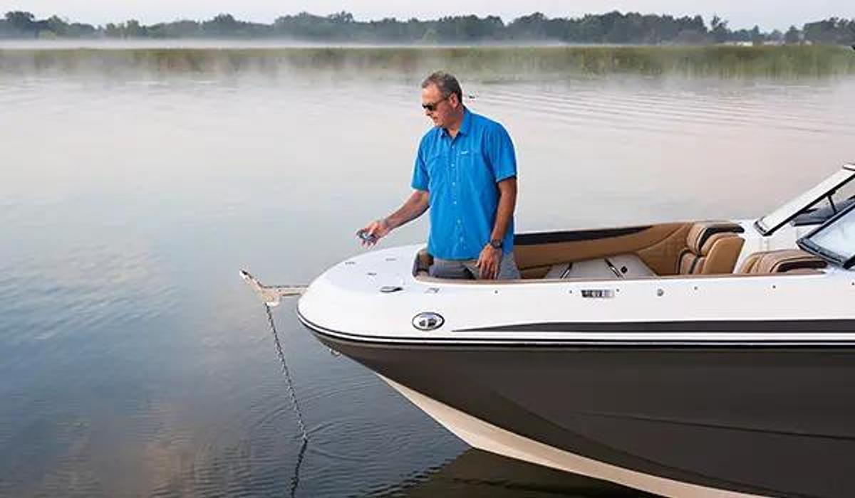 SunDeck 2600 Outboard