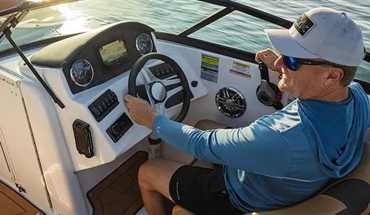 SunDeck 2486 Outboard