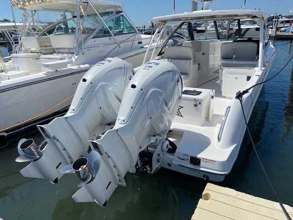 Used 2019 Everglades Boats 340DC