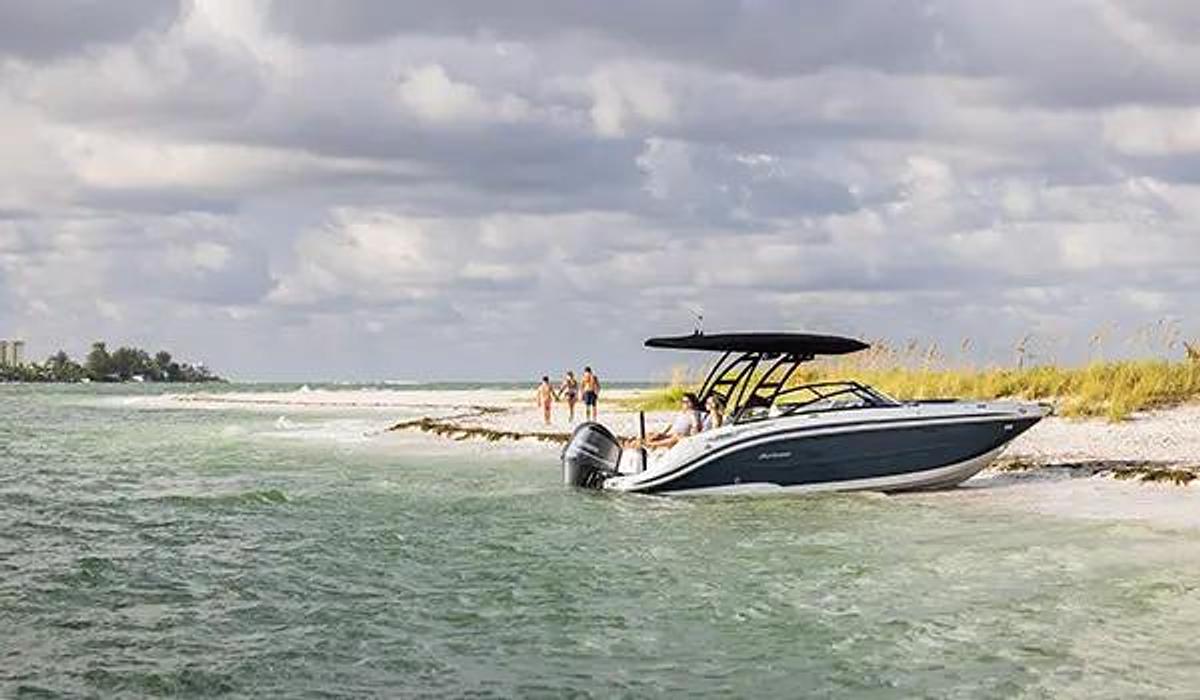 SunDeck 2600 Outboard