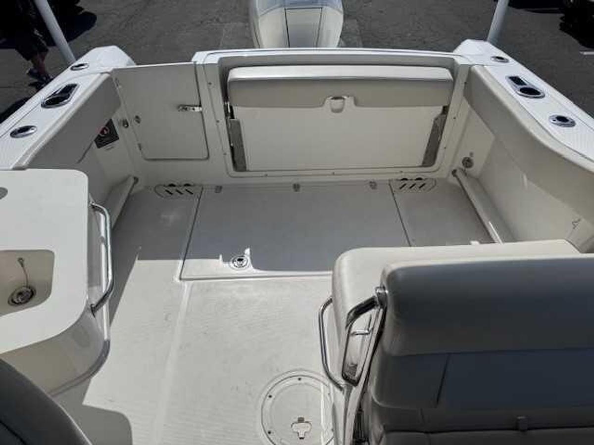 Used 2019 Boston Whaler 230 Vantage