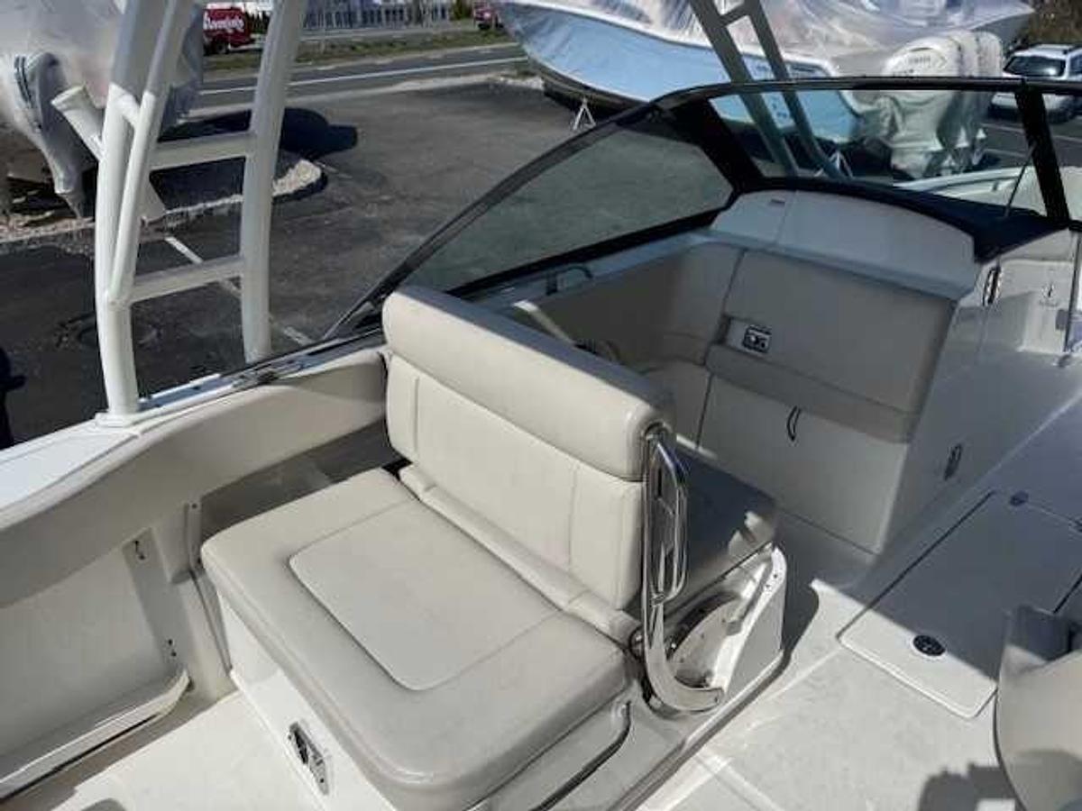 Used 2019 Boston Whaler 230 Vantage