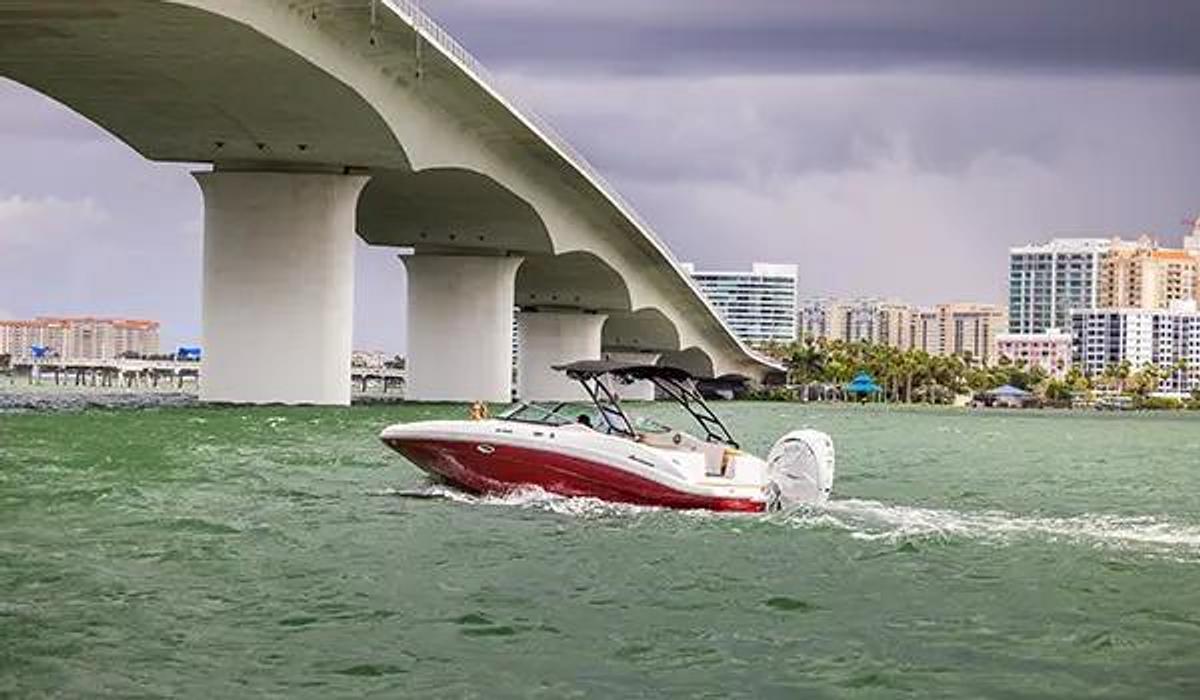 SunDeck 2690 Outboard