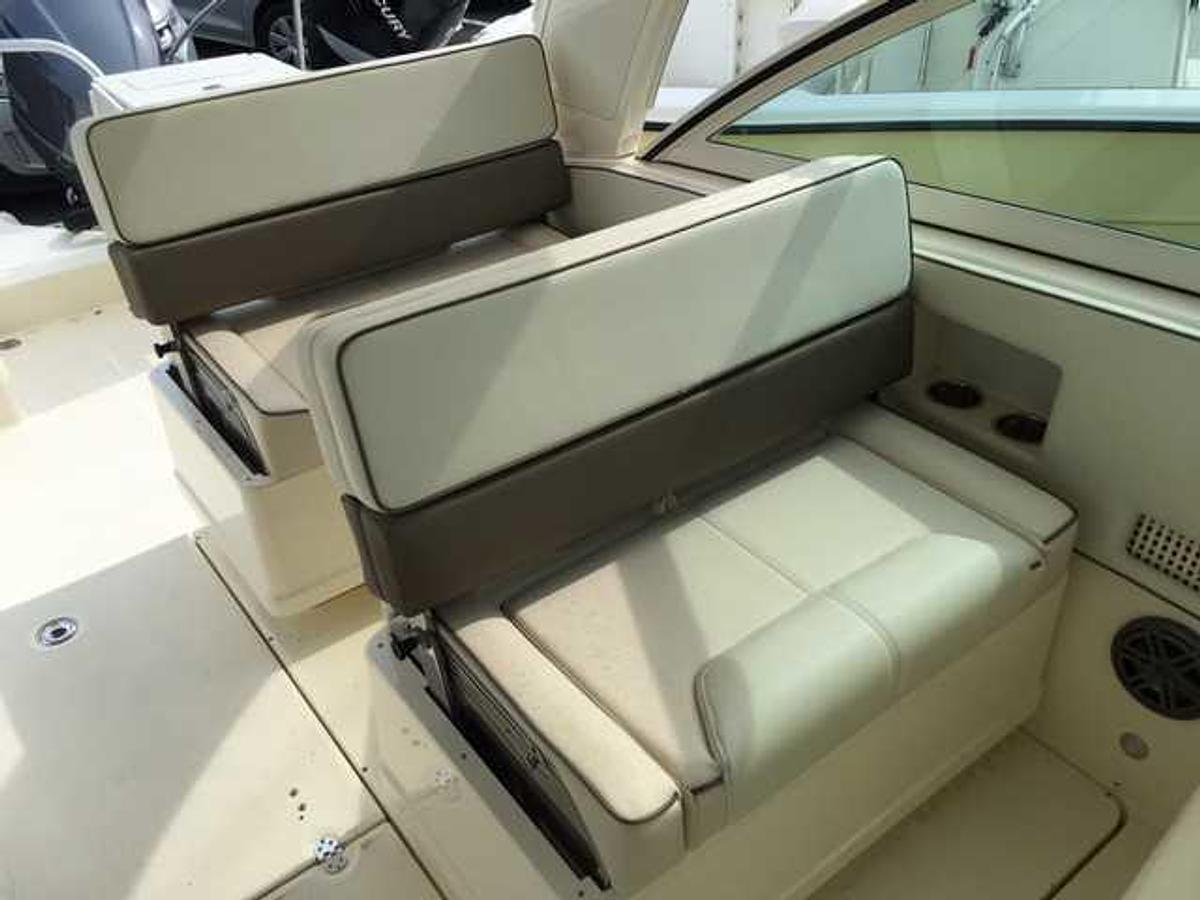 Used 2016 World Cat 320DC