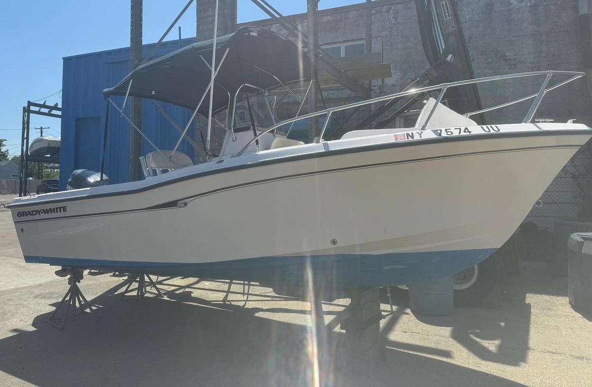 Used 2001 Grady White 209 Escape