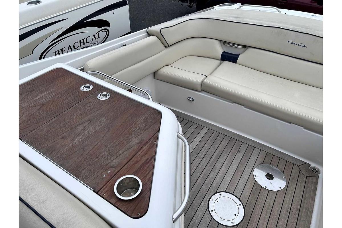 Used 2004 Chris Craft 28 Corsair