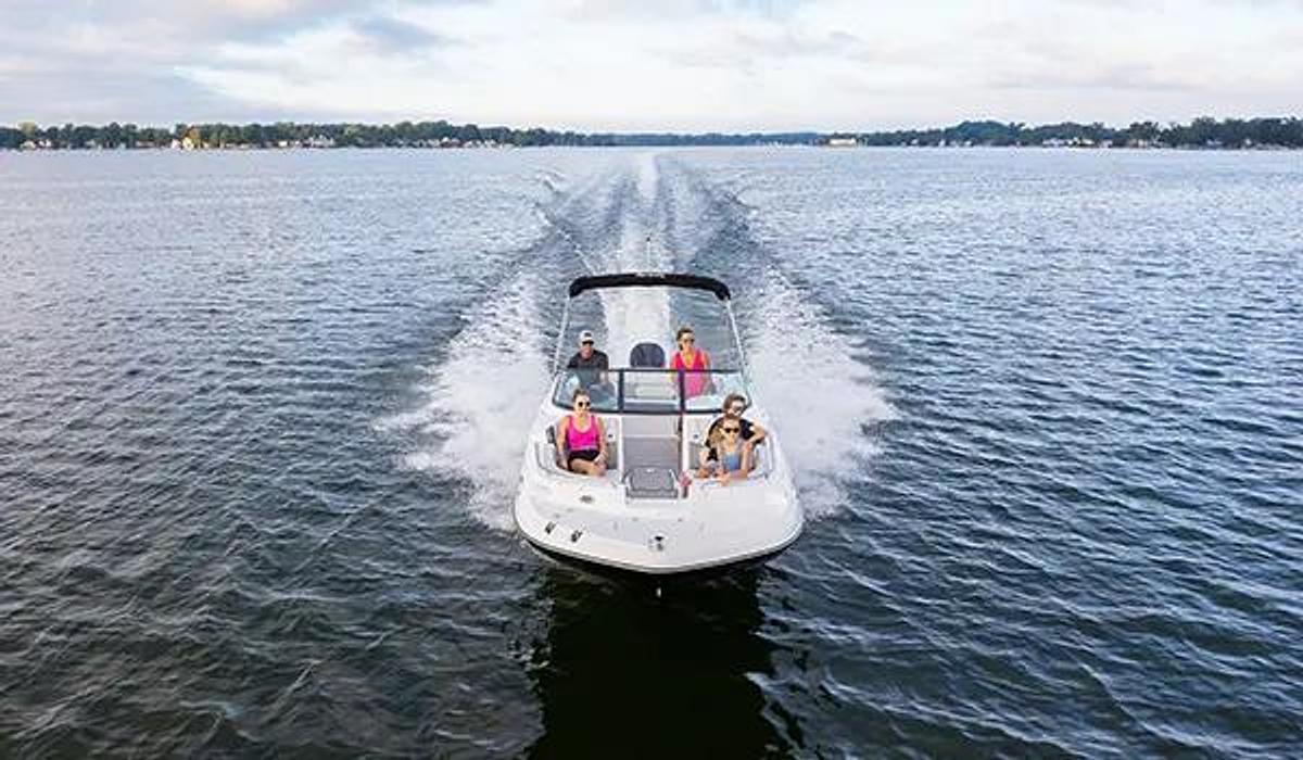 SunDeck 2400 Outboard