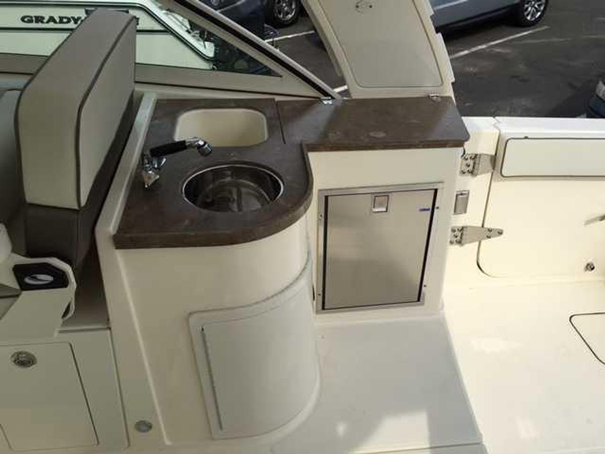 Used 2016 World Cat 320DC