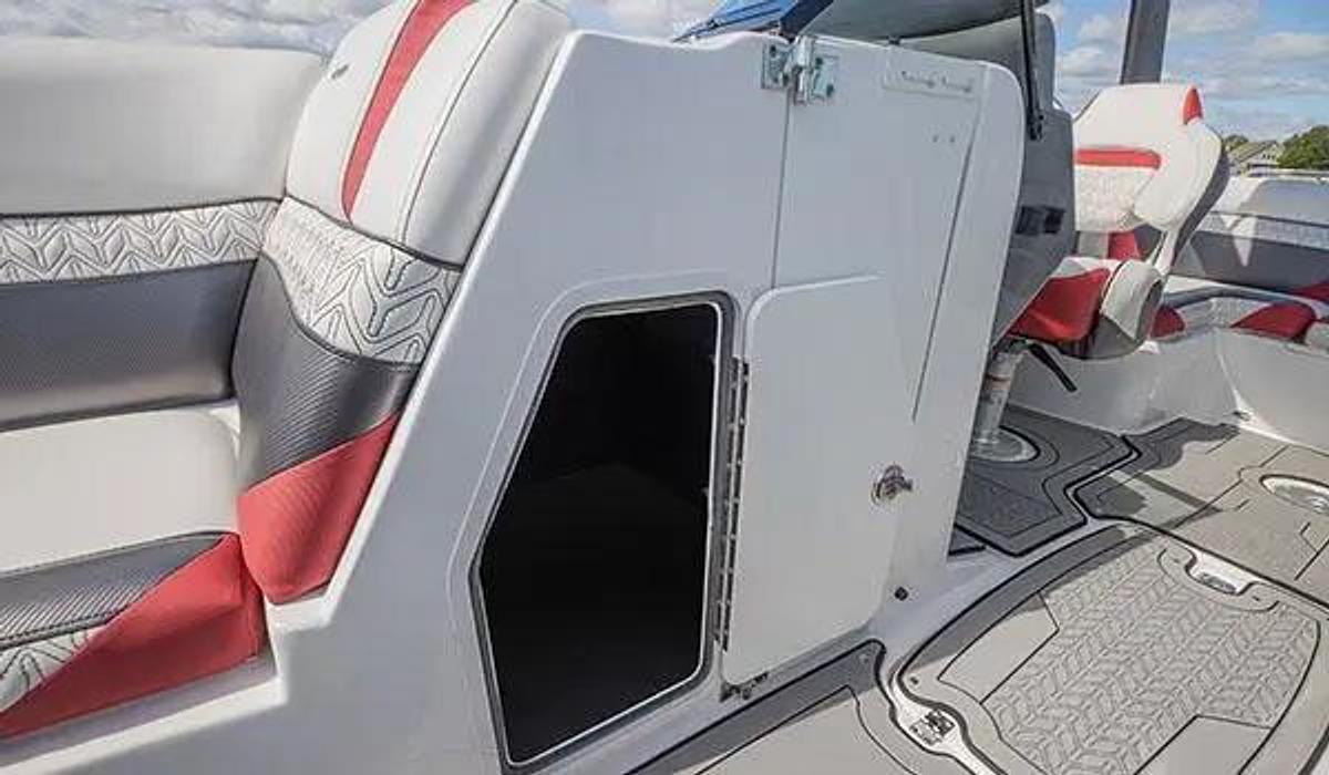 SunDeck 2486 Outboard