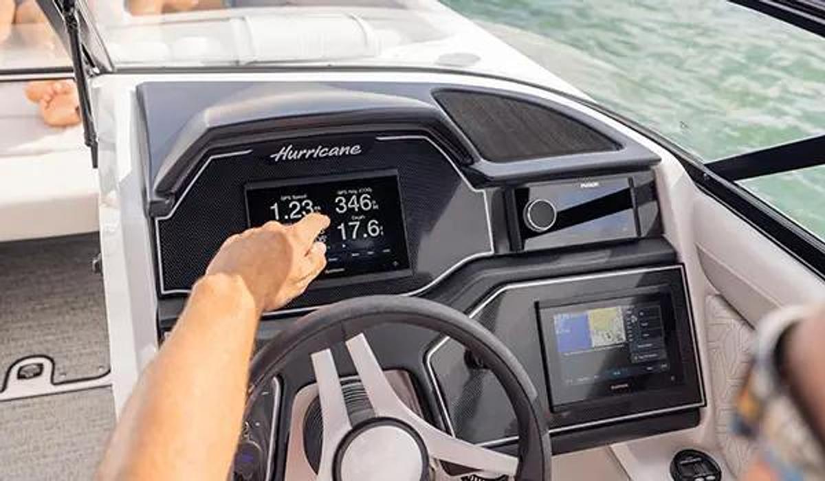 SunDeck 2600 Outboard