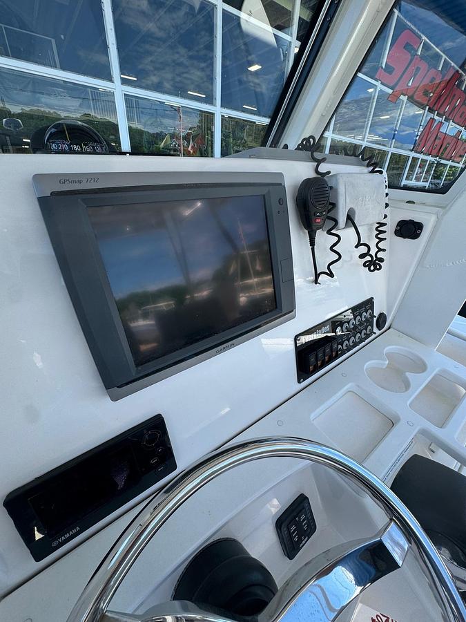 Used 2014 Everglades 255 CC