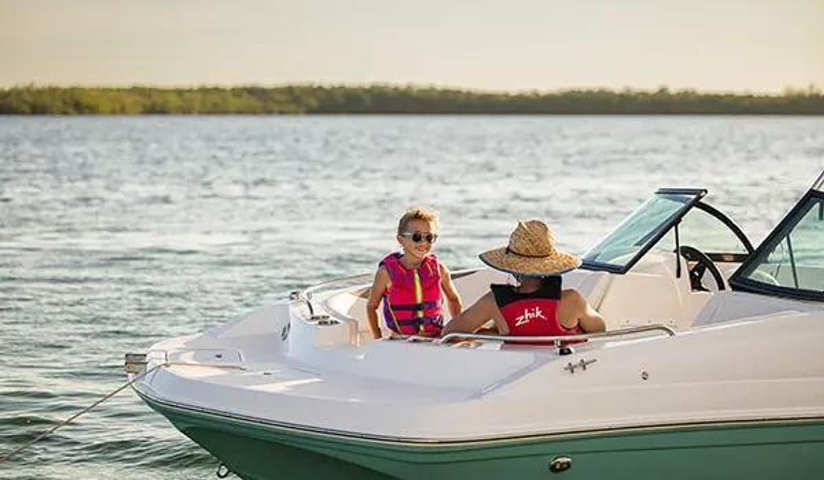 SunDeck 187 Outboard