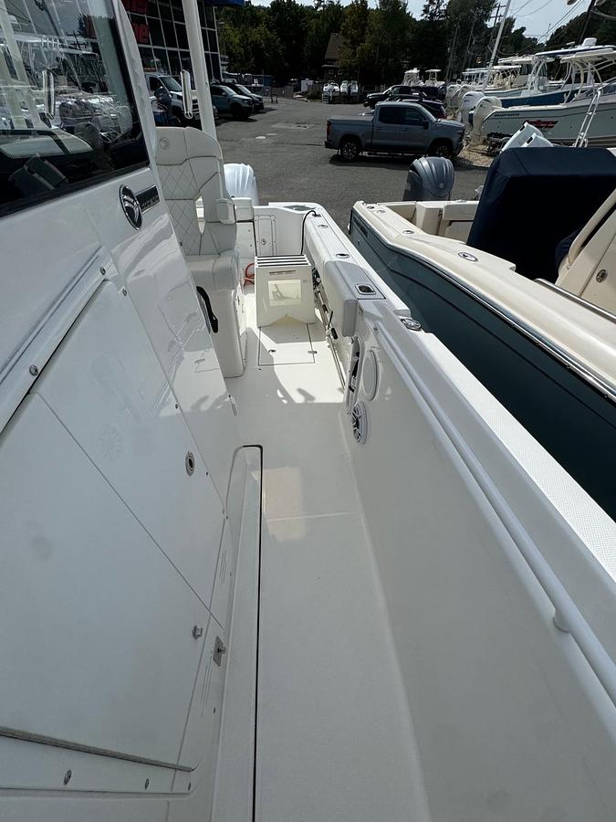 Used 2023 Edgewater 285 CC with Dual Yamaha F300