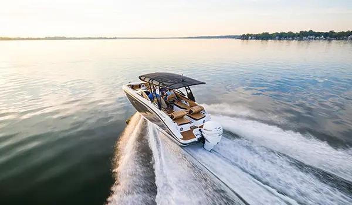 SunDeck 2600 Outboard