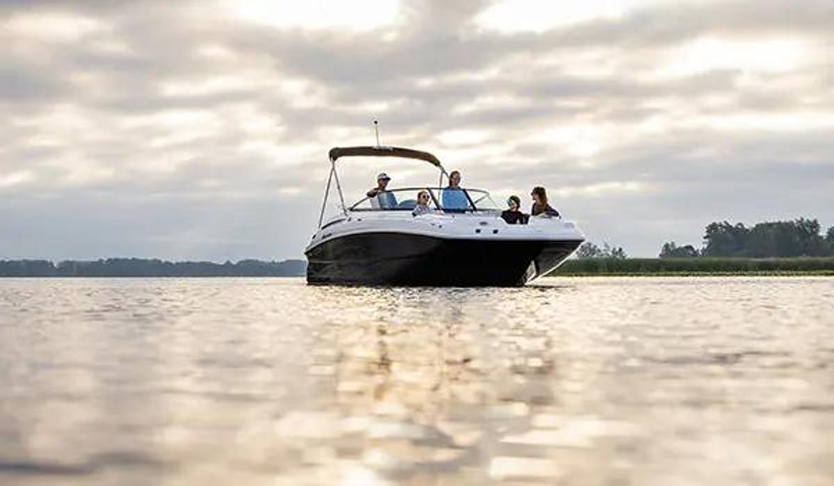 SunDeck 2400 Outboard