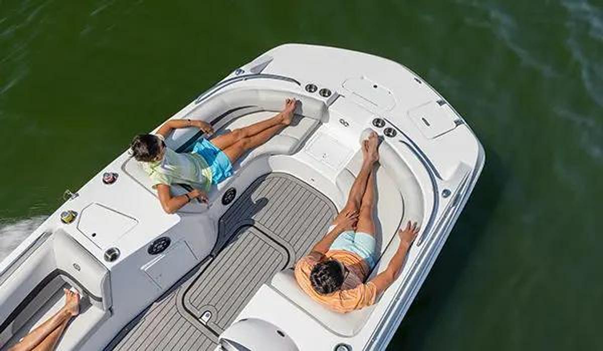 SunDeck Sport 188 IO Sterndrive