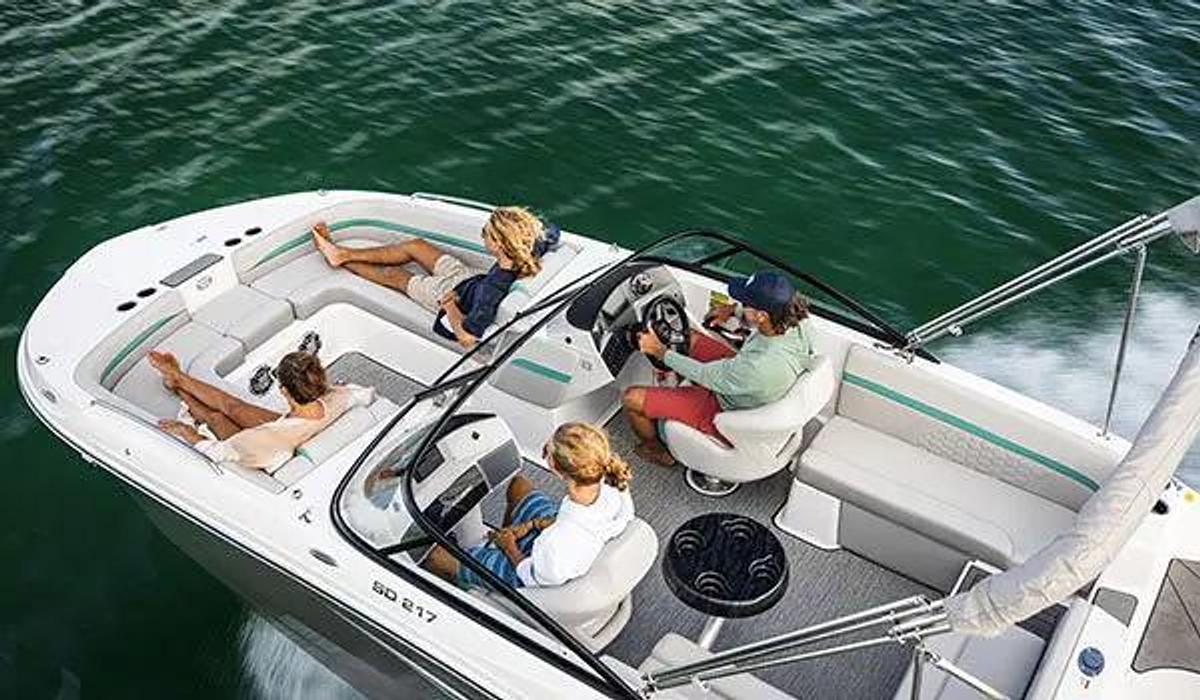 SunDeck 217 Outboard