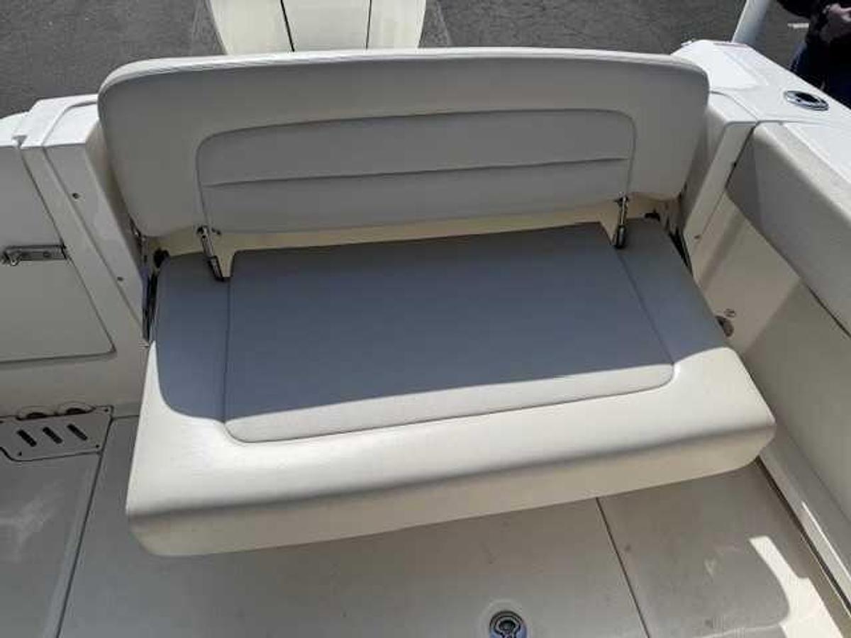 Used 2019 Boston Whaler 230 Vantage