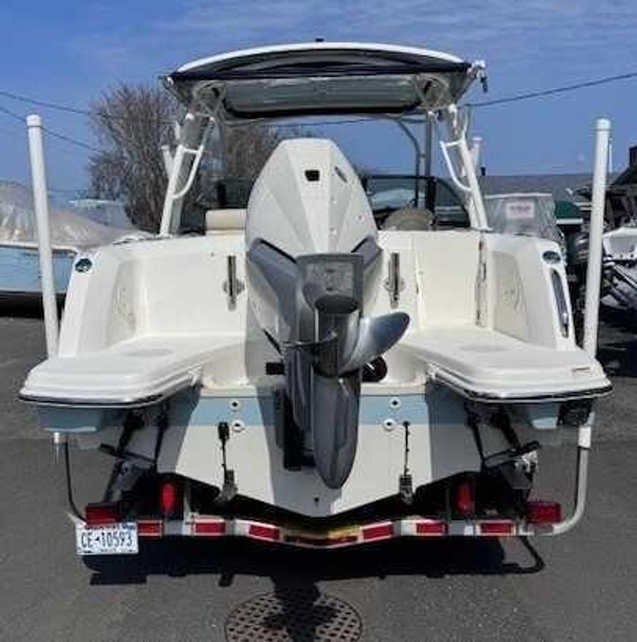 Used 2019 Boston Whaler 230 Vantage