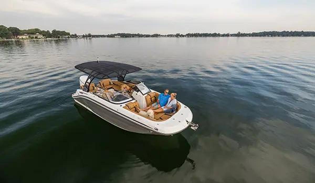 SunDeck 2600 Outboard