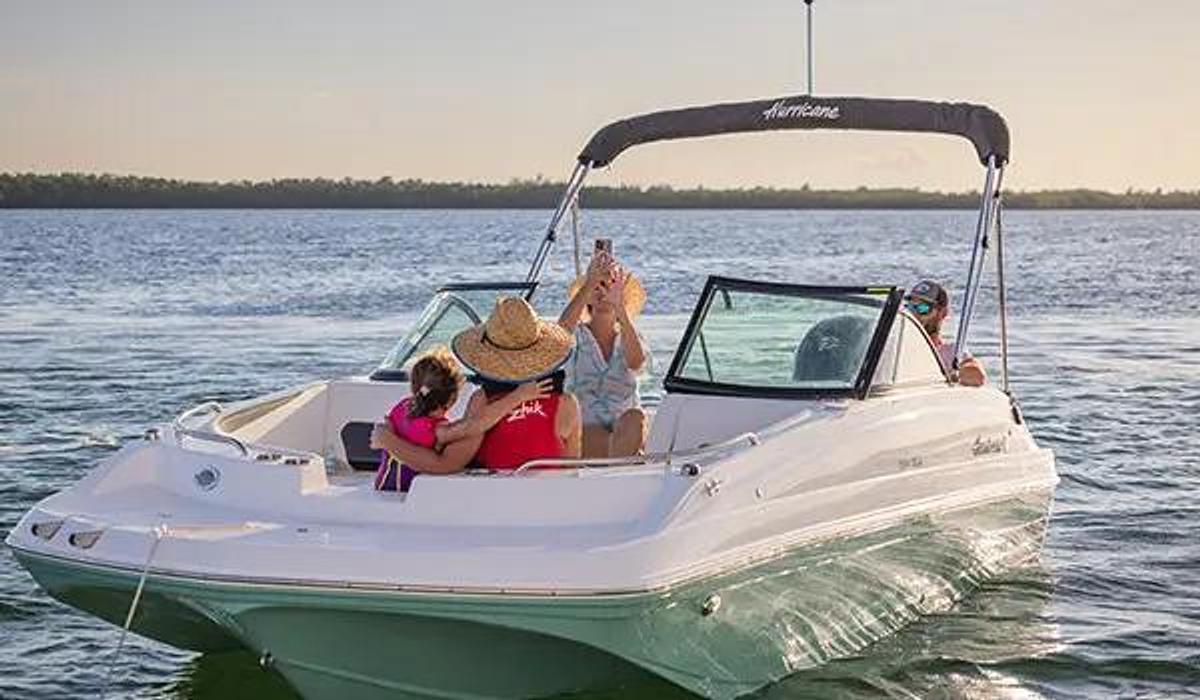 SunDeck 187 Outboard