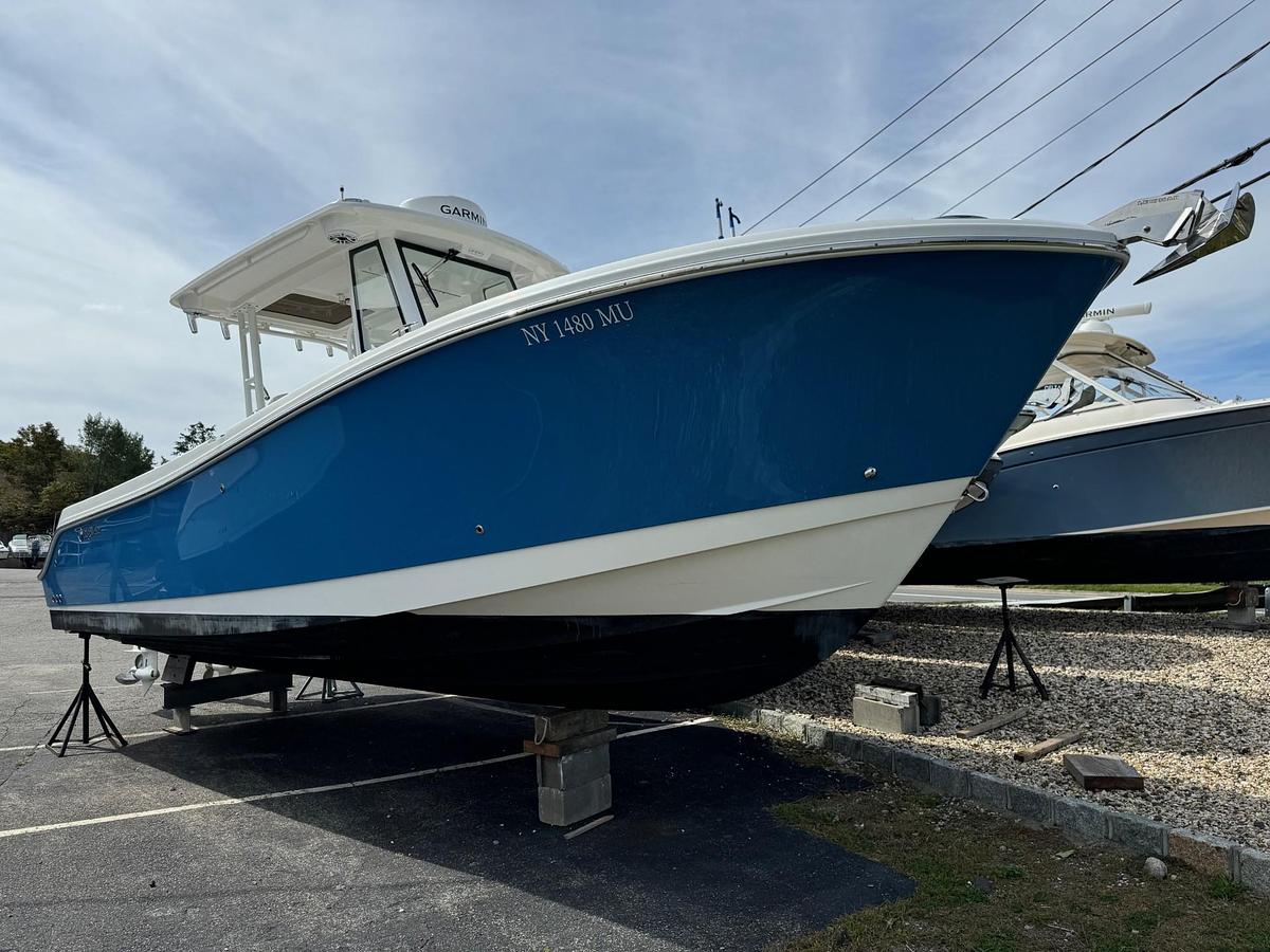 Used 2023 Edgewater 285 CC with Dual Yamaha F300