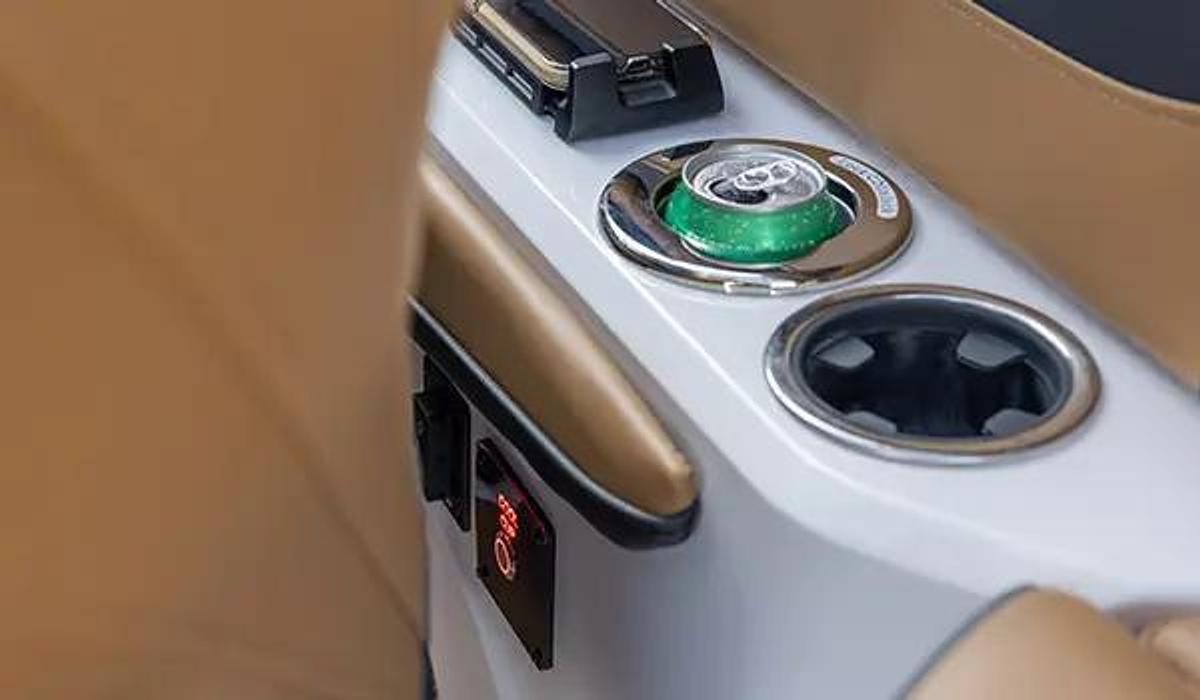 SunDeck 2600 Outboard