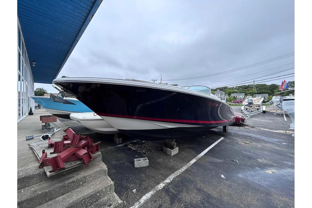 Used 2004 Chris Craft 28 Corsair