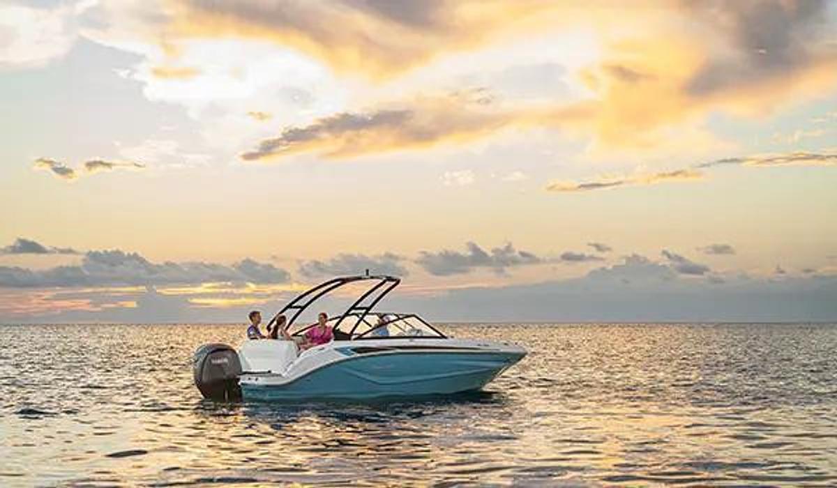 SunDeck 235 Outboard