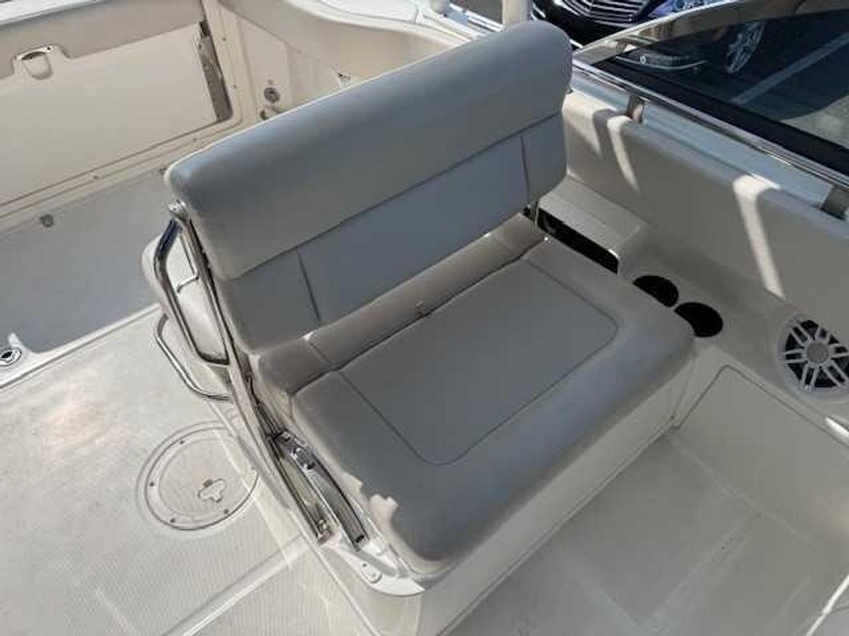 Used 2019 Boston Whaler 230 Vantage