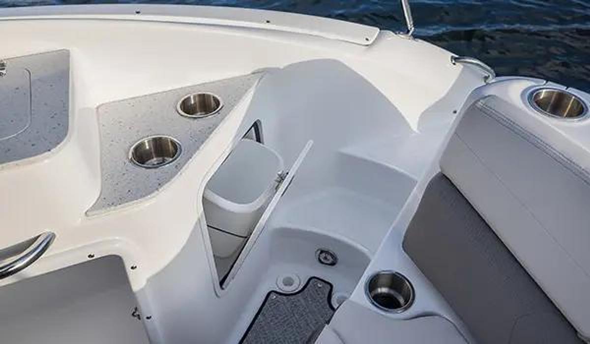 SunDeck 2400 Outboard