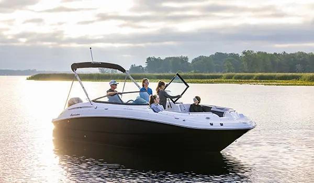 SunDeck 2400 Outboard
