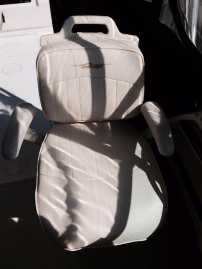 Used Grady White 232 GUlfstream with 2009 Evinrude E-Tec 150's