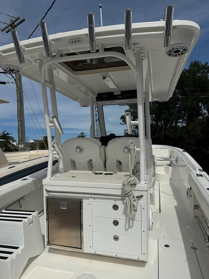 Used 2023 Edgewater 285 CC with Dual Yamaha F300
