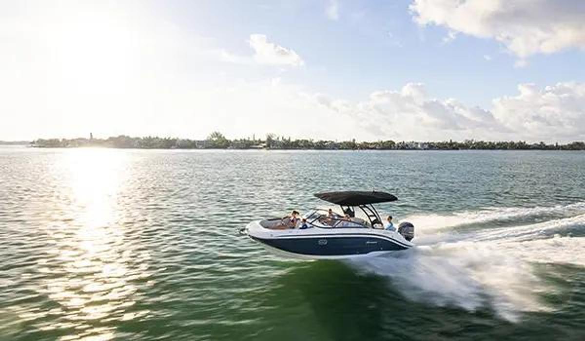 SunDeck 2600 Outboard